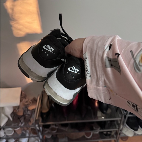 Nike Air Max - only worn a handful of times, practically new. - Picture 3 of 4